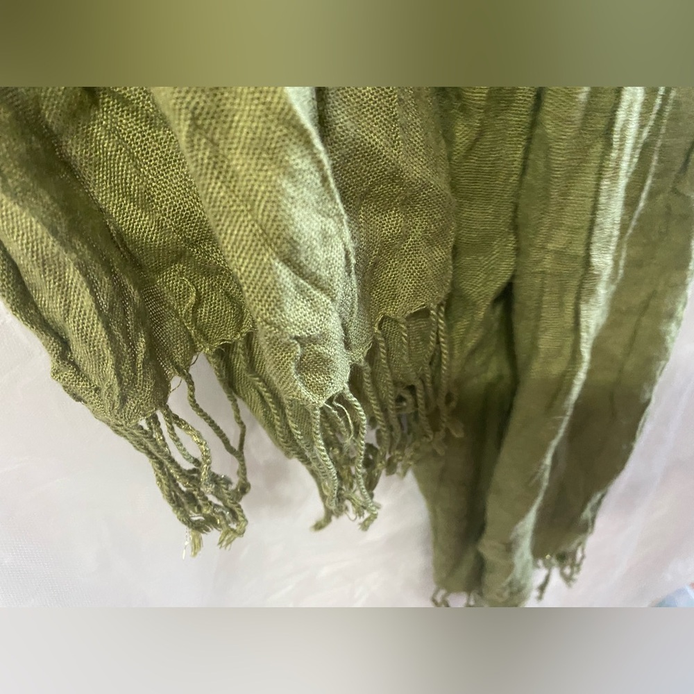 H&M Vintage Olive Green Crinkle Scarf – Boho Fringe Summer Wrap Stole EUC* - Picture 4 of 9
